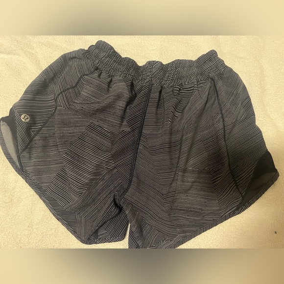 Lululemon hotty hot shorts - Picture 2 of 5
